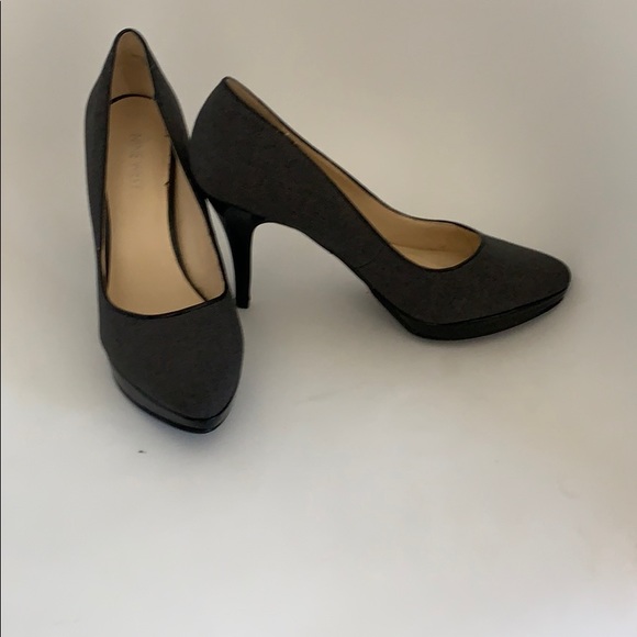 Shoes - Picture 2 of 4